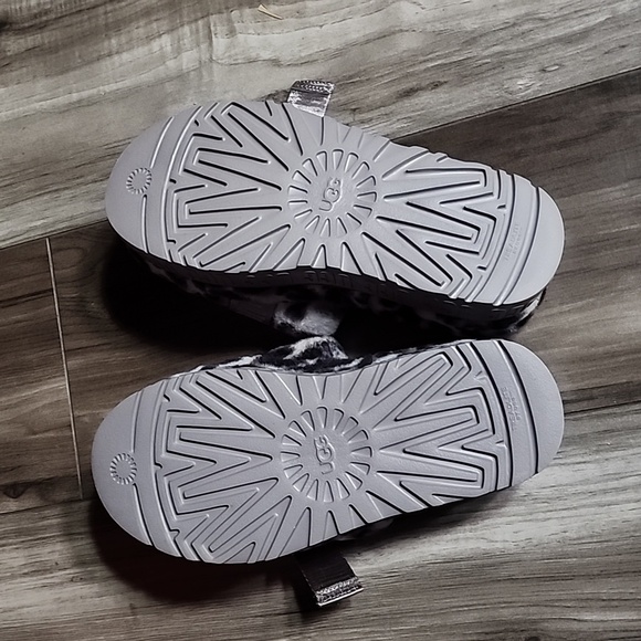 UGG Fluffita Fur Platform Slide Sandals Panther Print Sheepskin Adjustable - Picture 2 of 5